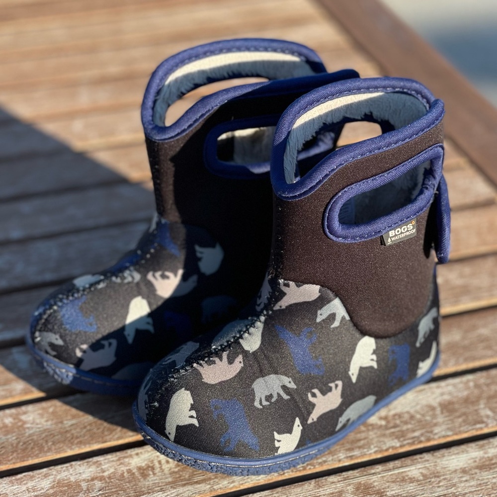 BOGS Baby Polar Bear waterproof boots sz 8 (toddler)